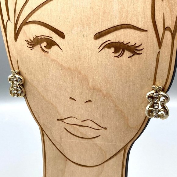 Elegant Vintage Flourish Earrings, Polished Gold Tone Screw Back Scrollwork - Picture 5 of 6